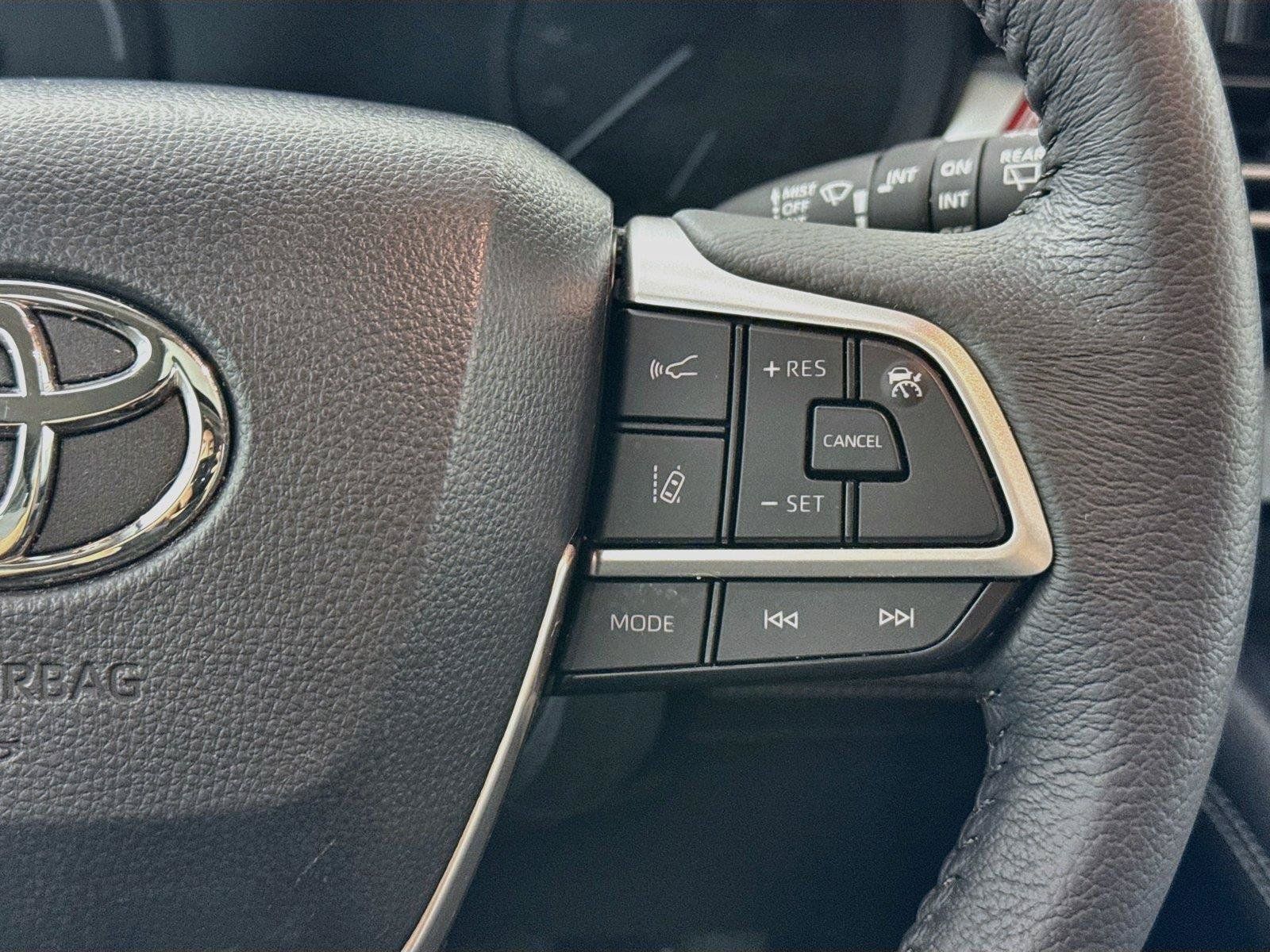 Certified 2026 Toyota Sienna XLE FWD image 20