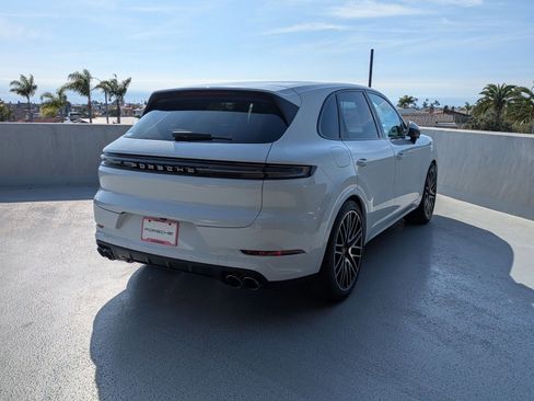 New 2026 Porsche Cayenne image 9