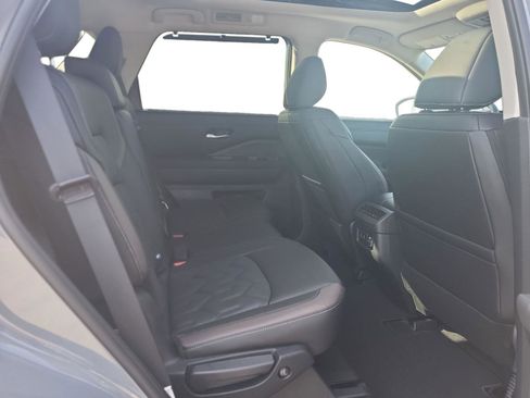 New 2026 Nissan Pathfinder Platinum image 15