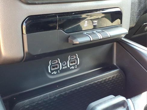Used 2022 RAM 1500 Big Horn AWD/4WD image 7