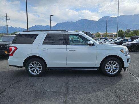Used 2021 Ford Expedition XLT AWD/4WD image 2