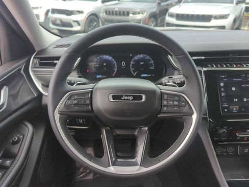 Used 2023 Jeep Grand Cherokee L Laredo w/ Luxury Tech Group I AWD/4WD image 16