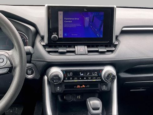 Used 2024 Toyota RAV4 XLE FWD image 7