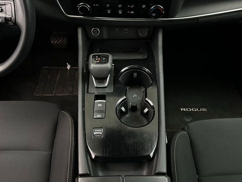 Used 2023 Nissan Rogue S image 14