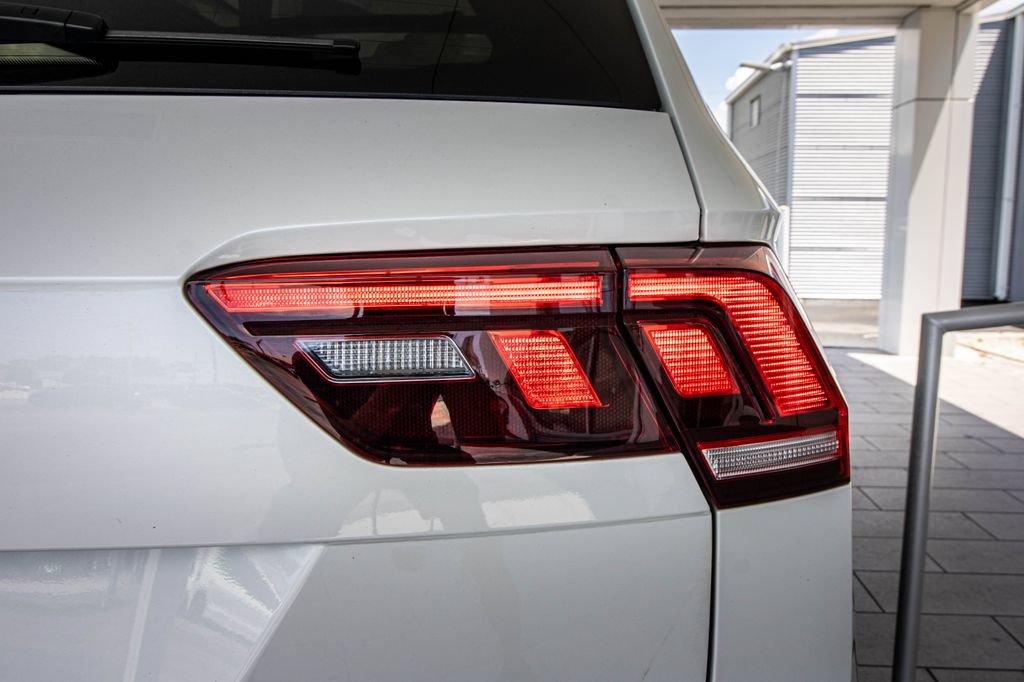 Certified 2024 Volkswagen Tiguan SE R-Line FWD image 14