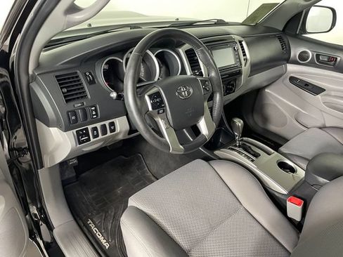 Used 2015 Toyota Tacoma 4x4 Double Cab w/ TRD Sport Package image 3