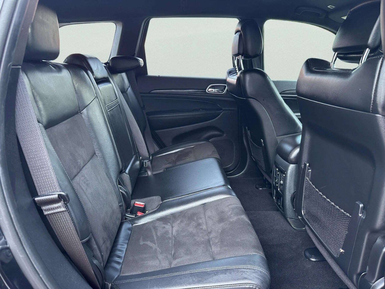 Used 2019 Jeep Grand Cherokee Altitude RWD image 14