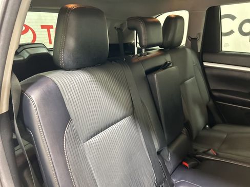 Used 2017 Toyota Highlander Plus image 18