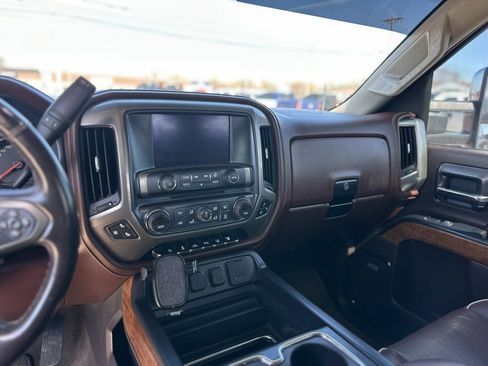 Used 2018 Chevrolet Silverado 2500 High Country w/ Duramax Plus Package image 9