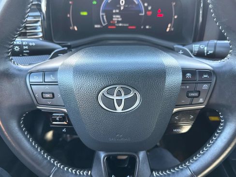 Used 2025 Toyota Camry SE FWD image 26