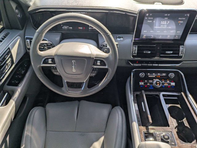 Used 2018 Lincoln Navigator Reserve w/ Technology Package AWD/4WD image 17
