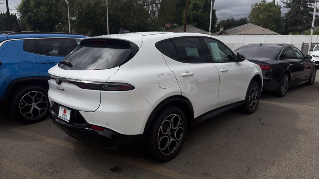 Used 2025 Alfa Romeo Tonale AWD/4WD image 4