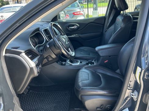 Used 2016 Jeep Cherokee Trailhawk w/ Leather Interior Group AWD/4WD image 7