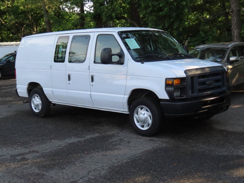 Used 2014 Ford E-150 and Econoline 150 RWD image 5