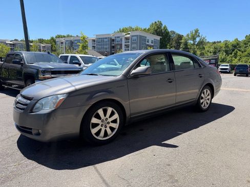 Used 2007 Toyota Avalon XLS FWD image 3