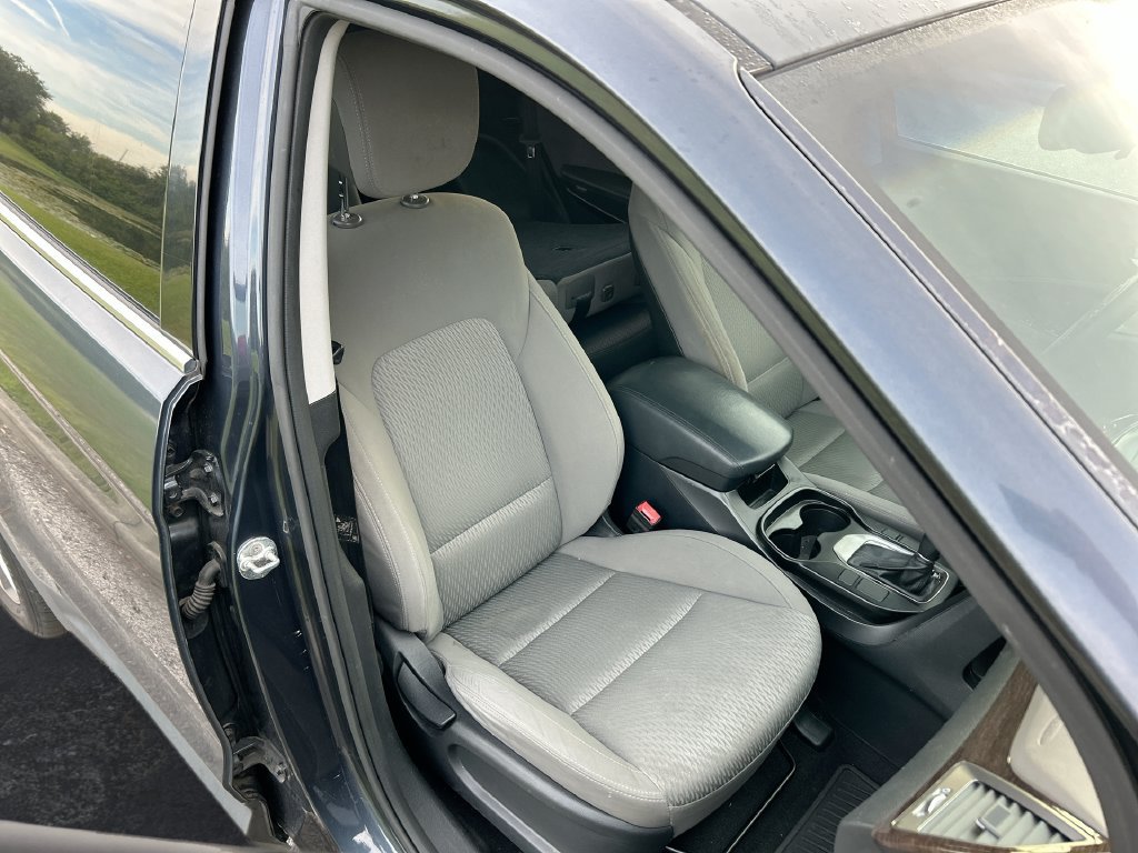 Used 2017 Hyundai Santa Fe SE FWD image 30