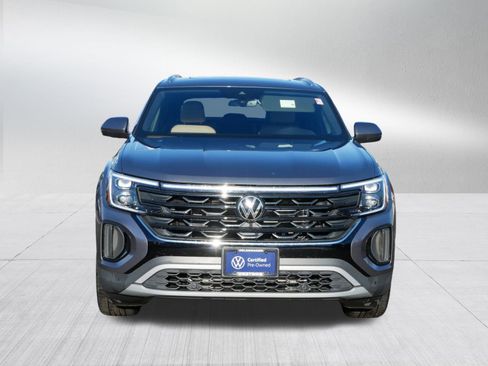 Certified 2025 Volkswagen Atlas Cross Sport SE w/ Panoramic Sunroof Package image 2