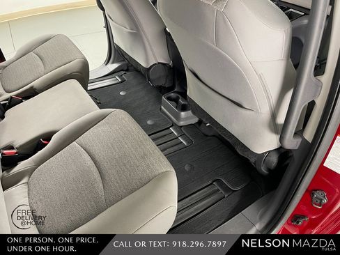 Used 2023 Toyota Sienna LE image 45