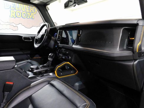 Used 2024 Ford Bronco Badlands image 94