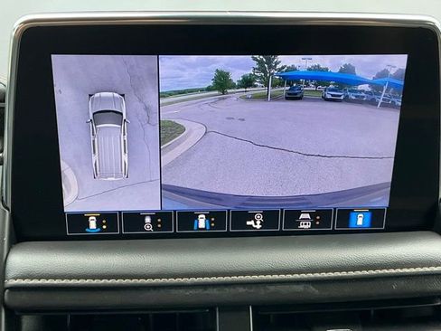 Used 2021 GMC Yukon AT4 w/ AT4 Premium Package AWD/4WD image 19