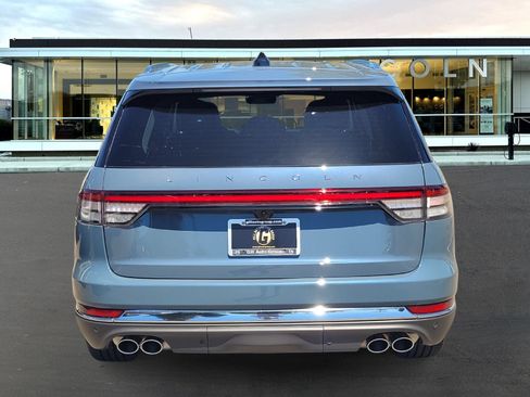 Used 2026 Lincoln Aviator Reserve AWD/4WD image 5