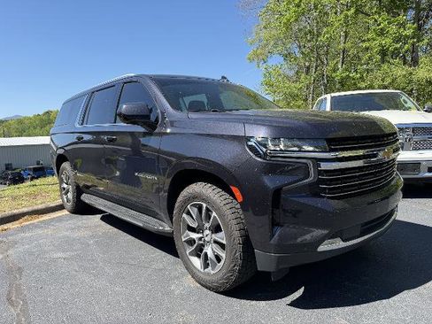 Used 2022 Chevrolet Suburban LT AWD/4WD image 1