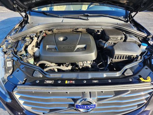 Used 2016 Volvo XC60 T5 Premier w/ Proximity Package FWD image 17