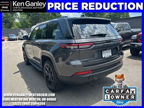 Used 2024 Jeep Grand Cherokee Altitude AWD/4WD image 7
