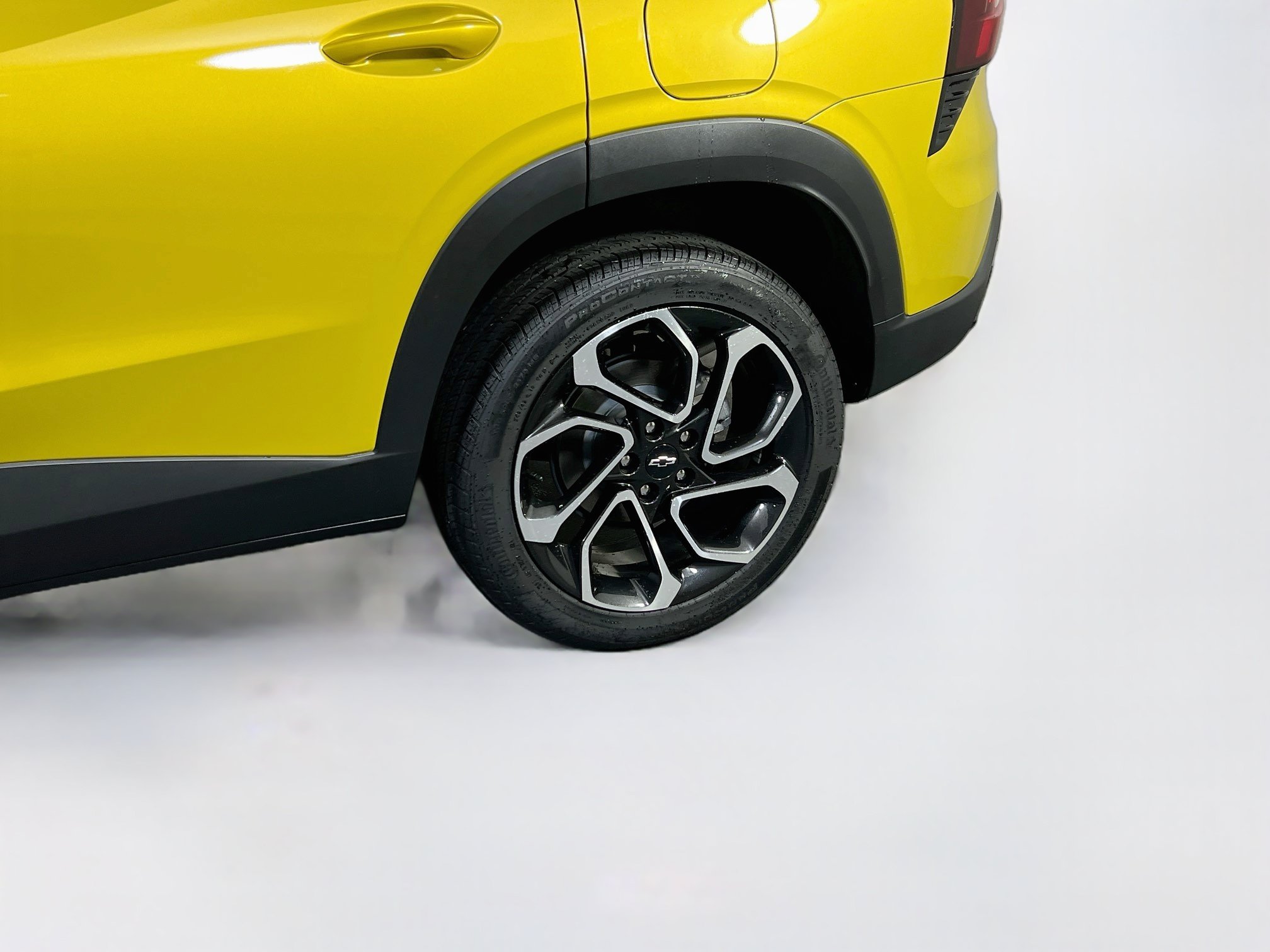 Used 2025 Chevrolet Trax RS FWD image 29