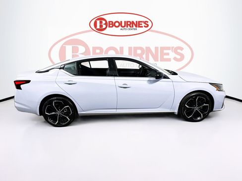 Used 2025 Nissan Altima 2.5 SR image 11
