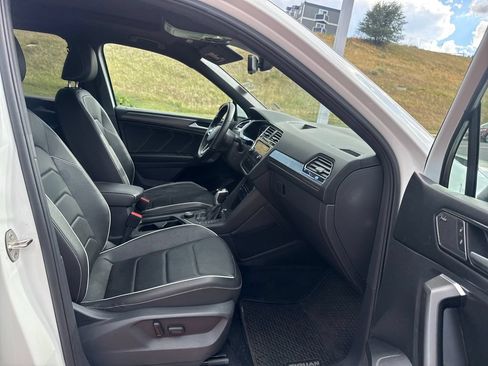 Used 2022 Volkswagen Tiguan SEL R-Line AWD/4WD image 31