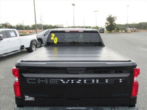 Used 2020 Chevrolet Silverado 1500 Custom w/ Custom Value Package image 6