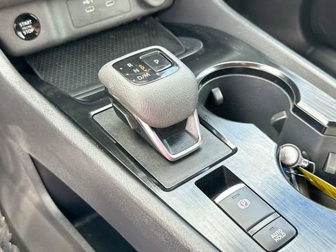 Used 2025 Nissan Rogue SV image 17