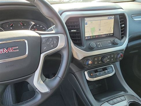 Used 2023 GMC Acadia SLT image 26
