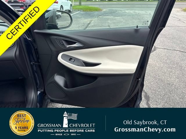 Used 2020 Buick Encore GX Essence w/ Experience Buick Package FWD image 28