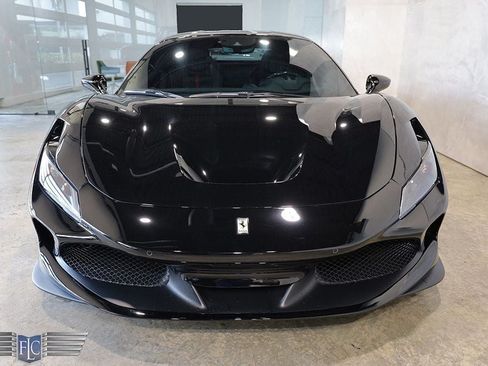 Used 2020 Ferrari F8 Tributo RWD image 7