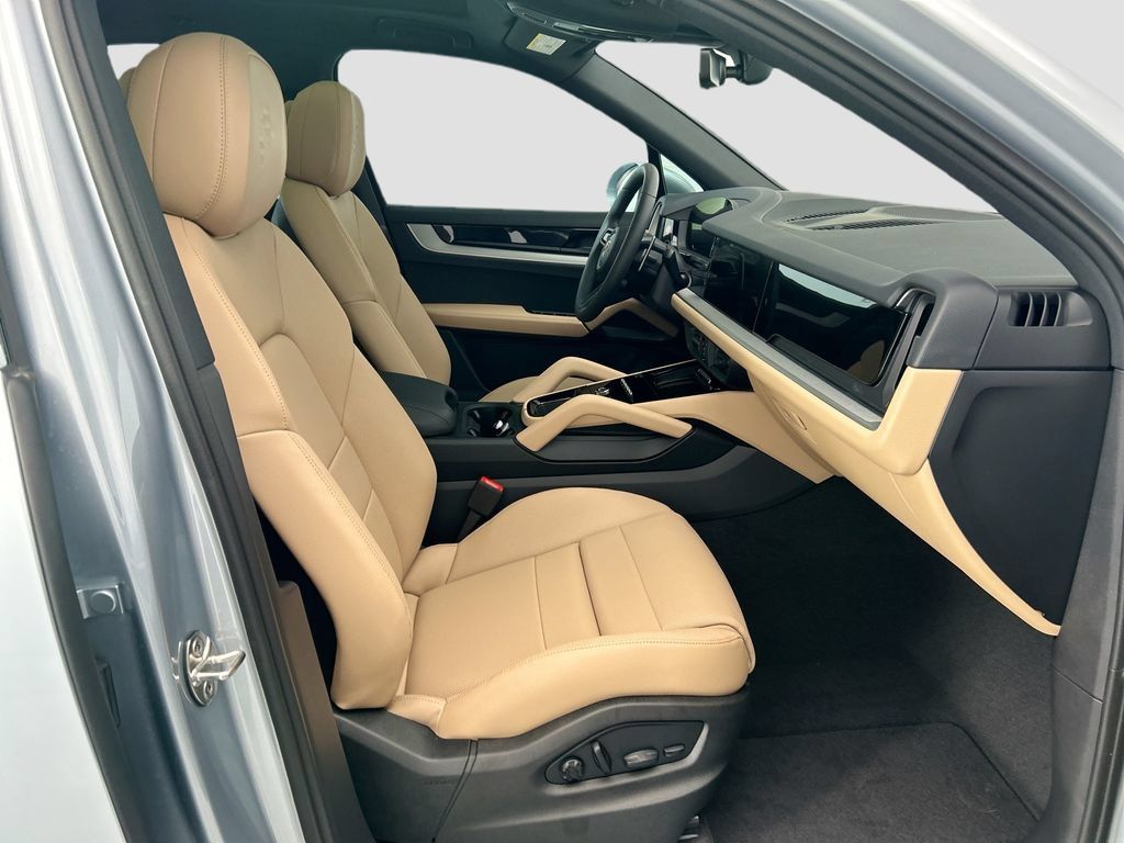 Used 2026 Porsche Cayenne AWD/4WD image 21