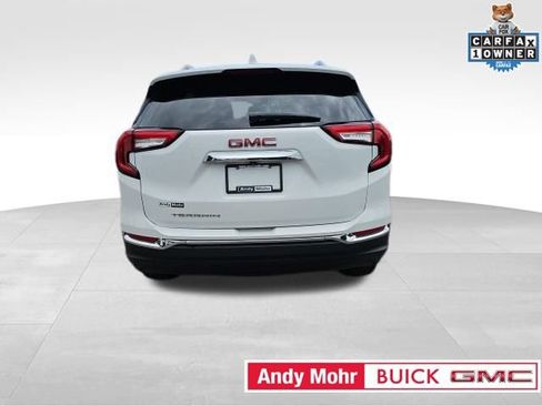Used 2024 GMC Terrain SLT FWD image 17