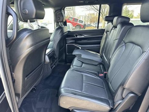 Certified 2024 Jeep Wagoneer Series II w/ Flexible Seating Group AWD/4WD image 20