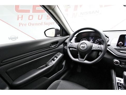 Certified 2024 Nissan Altima 2.5 S image 6