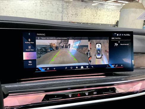 Used 2023 BMW i7 xDrive60 w/ Executive Package 2 AWD/4WD image 24