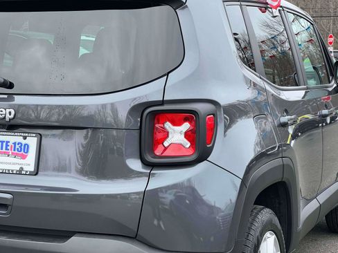 Used 2023 Jeep Renegade Latitude image 8
