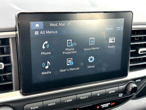 Used 2025 Hyundai Venue SEL image 16