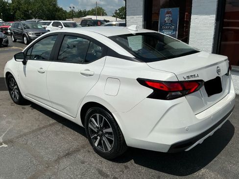 Used 2024 Nissan Versa SV FWD image 7
