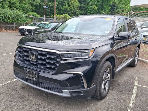 Used 2025 Honda Pilot EX-L image 3