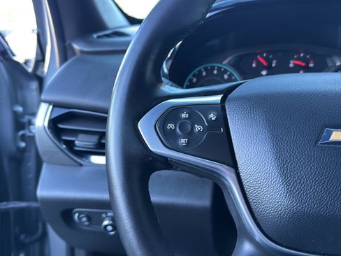 Used 2023 Chevrolet Traverse LT image 18