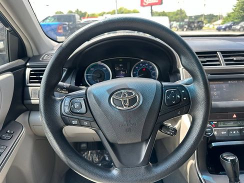 Used 2016 Toyota Camry LE FWD image 21