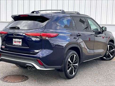 Used 2022 Toyota Highlander XSE image 17