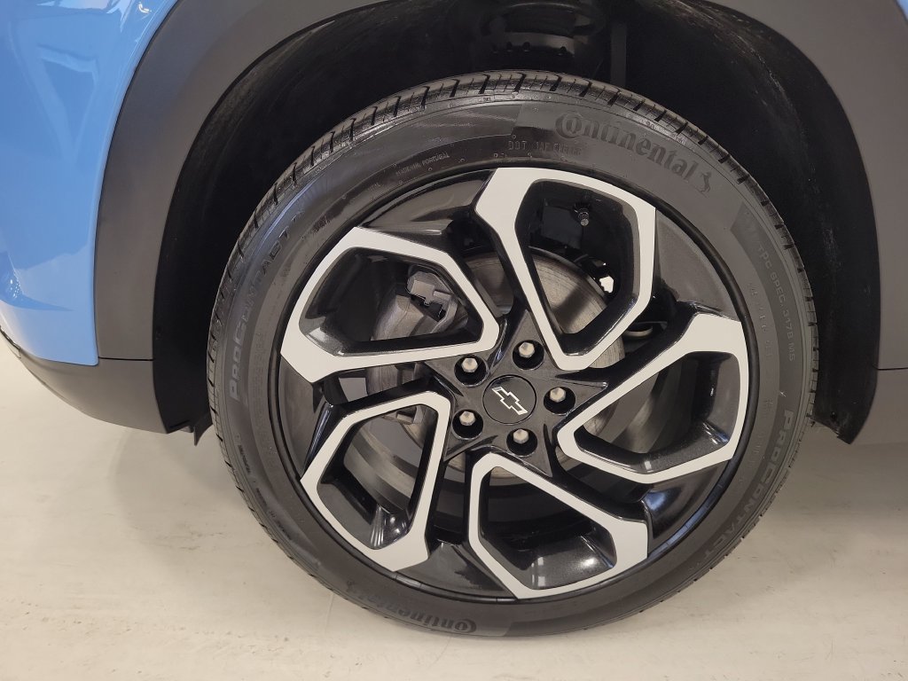 Used 2024 Chevrolet Trax RS w/ Sunroof Package FWD image 9