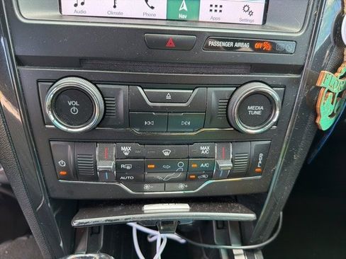 Used 2017 Ford Explorer XLT w/ Equipment Group 201A image 25